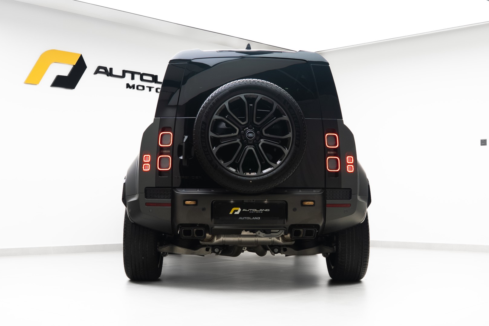 2025 LAND ROVER DEFENDER P635 OCTA | GCC 5 YEARS WARRANTY | 635 HP | HIGH SPEC